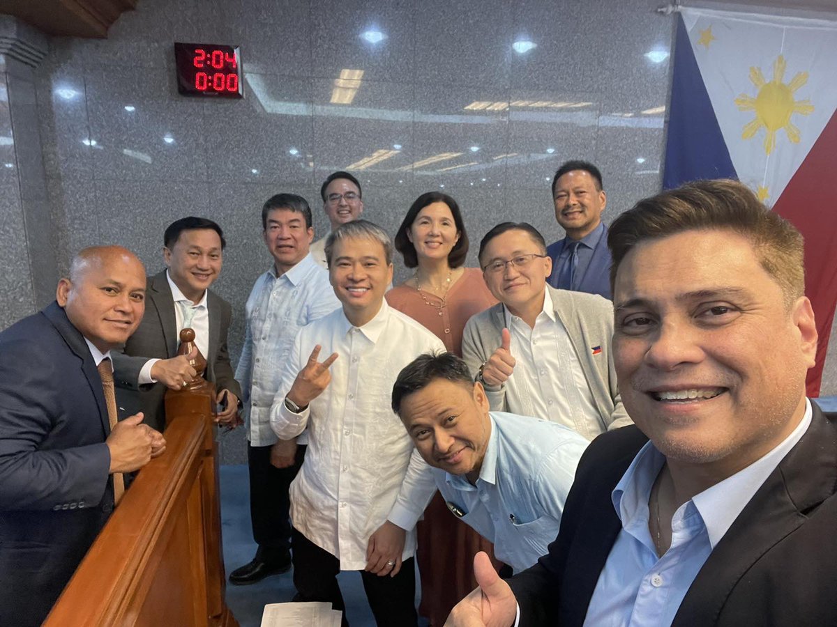 jvejercito's tweet photo. Budget hearings at the Senate was suspended at 2am!
Proud to be with these hardworking colleagues!
#parasabayan
#jvisthegoodone https://t.co/YohASRgOys