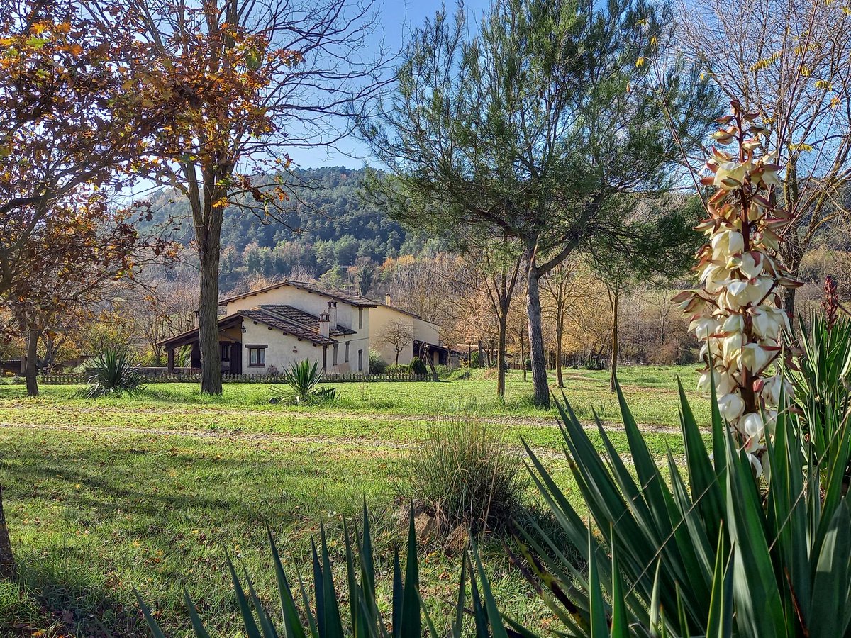 Ruralgia's tweet photo. https://t.co/ZmL7u3gbCk La Cirera. Puente de diciembre en La Cirera. Desde: 02-12-2022. Sant Boi de Lluçanès. En la casa hay cuatro habitaciones, dos de matrimonio con cama supletoria y dos de triples. Tr https://t.co/BJ5SGnwIkk