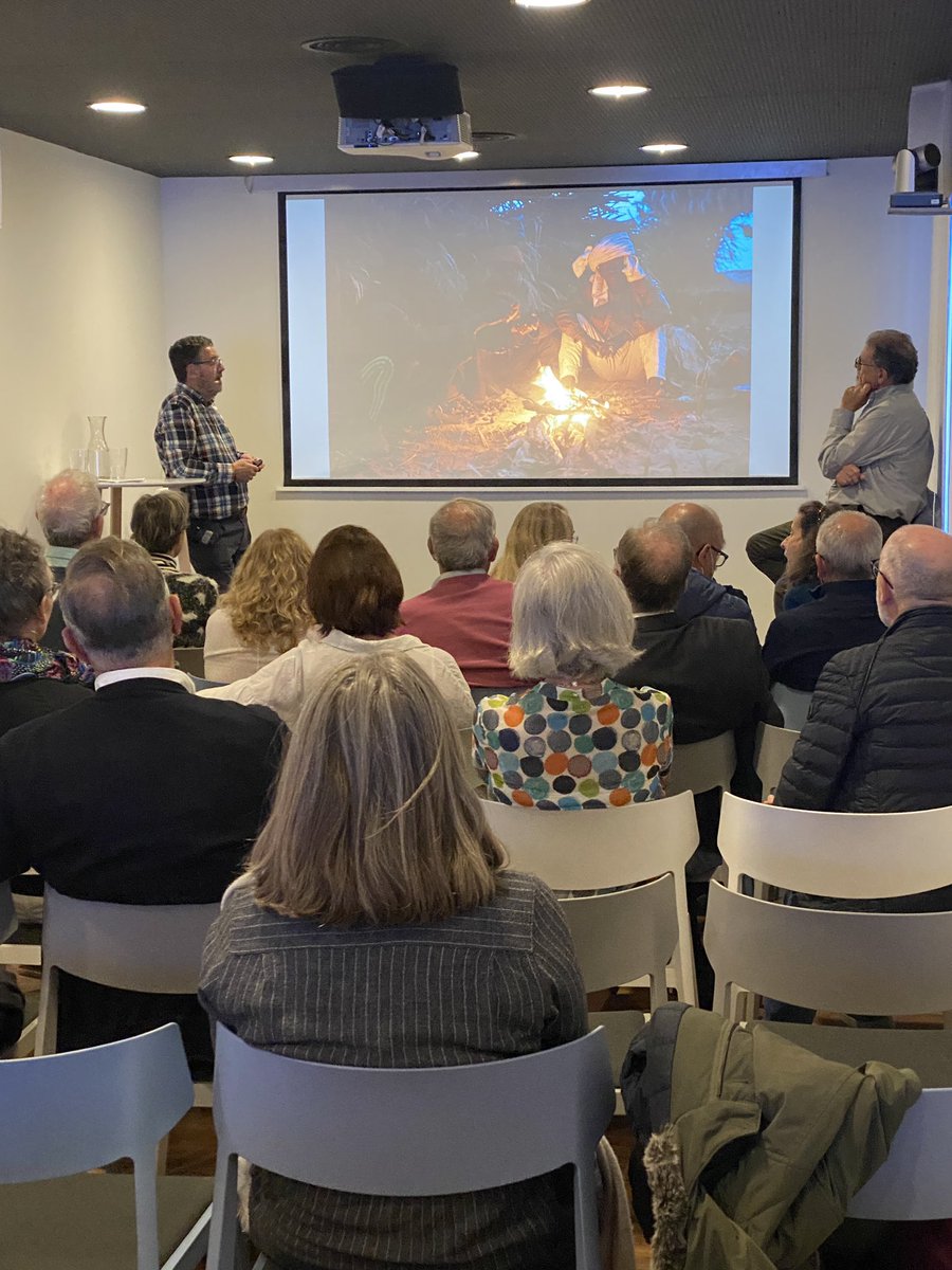 XperienceMadrid's tweet photo. Maravilloso escuchar a Cecilio Romero y a Javier Herranz, de @FONAMAD, contarnos sus aventuras por el Chad y explicarnos cómo hicieron estas increíbles fotografías #XperienceMadrid #Viajar https://t.co/S1J4rsG8J2