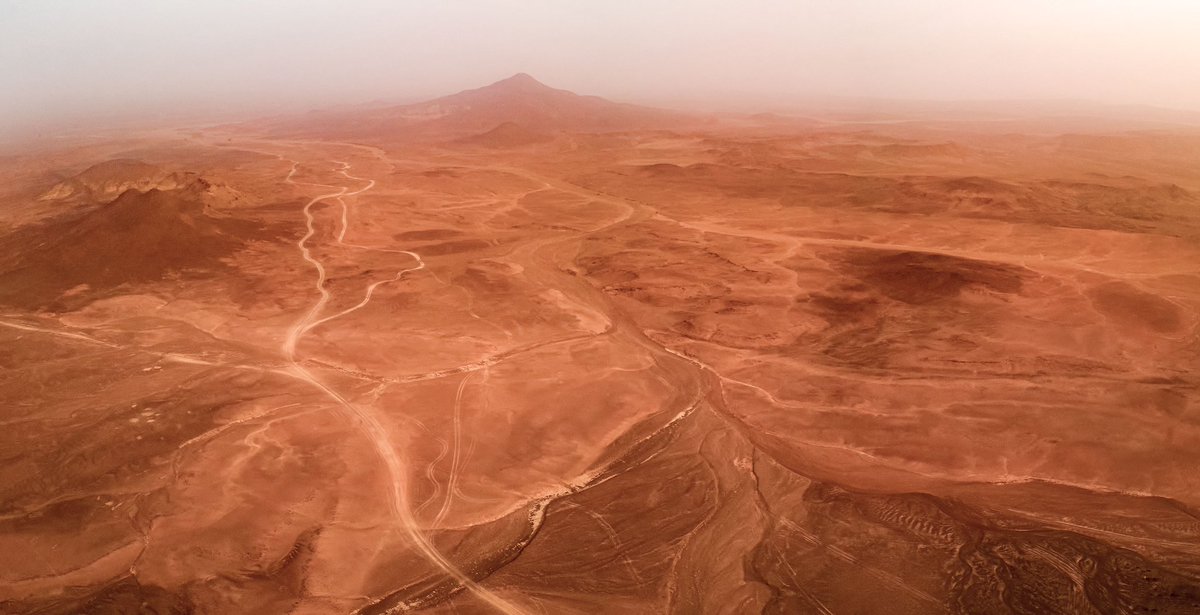 Maravilloso escuchar a Cecilio Romero y a Javier Herranz, de <a href="/FONAMAD/">FONAMAD</a>, contarnos sus aventuras por el Chad y explicarnos cómo hicieron estas increíbles fotografías #XperienceMadrid #Viajar