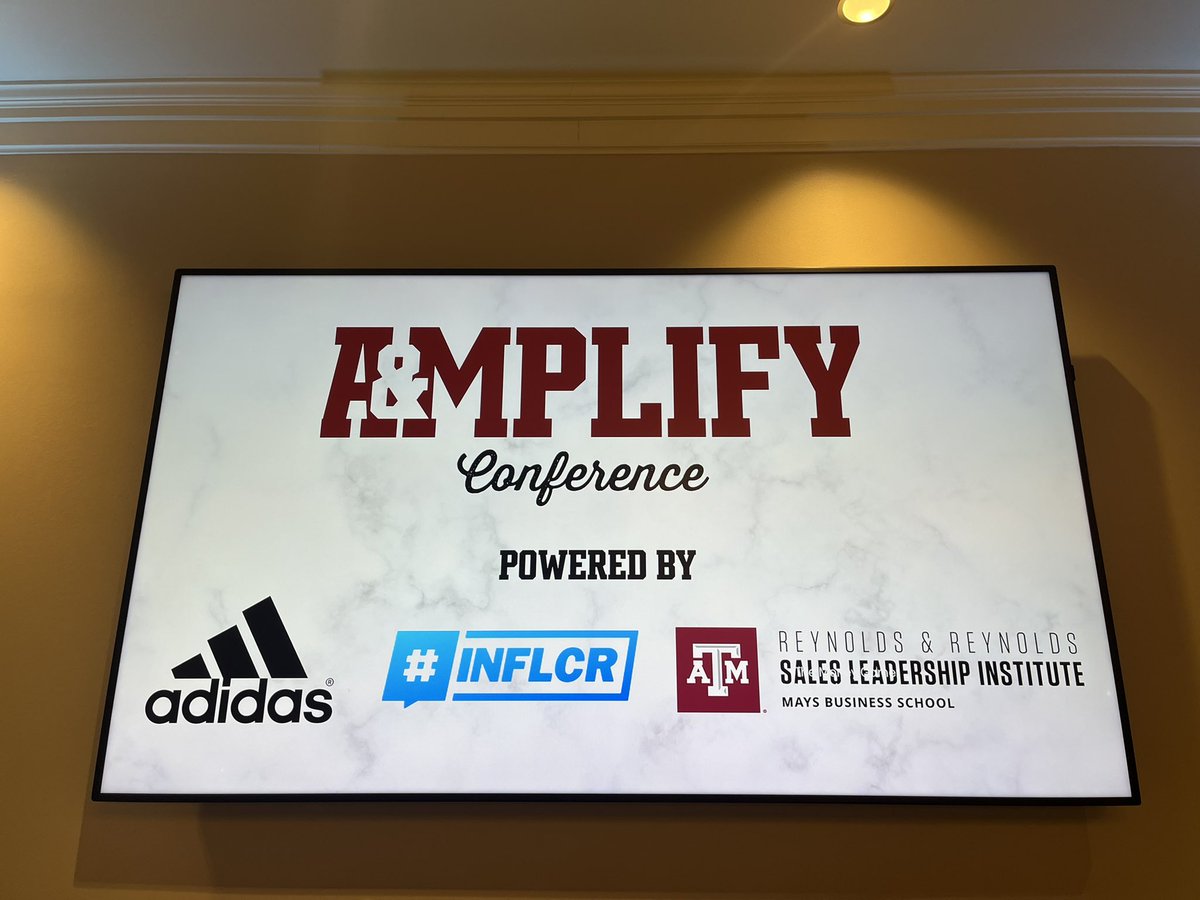 EksgroupEric's tweet image. So much fun being back at @TAMU being the keynote speaker for the Annual A&amp;amp;Mplify NIL conference. Big thanks to @A_Hernandez62 and  @AggieAthletics staff for being amazing hosts and making last night’s event such a success! Gig’em!! #financialfun