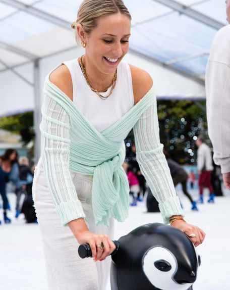 Are you looking for the perfect way to get into the festive spirit and make magical memories with your friends or family but worried about the unpredictable Great British weather? We have got you covered, quite literally!⁠
Book now @icerinkcanarywharf ⛸️⁠