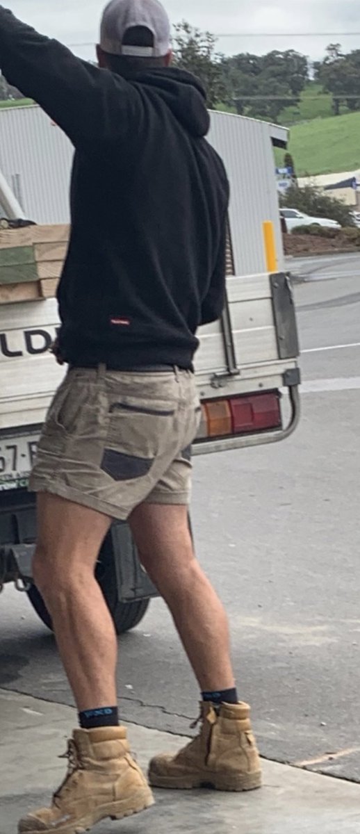 jxn_wm's tweet photo. Part 2: I can say with 100% confidence, this guy has never shown up for my service call! I would break whatever he repaired just to get him back! #hotrepairman #servicecall #handyman #hothandyman #repairdaddy https://t.co/EVsqv67a95