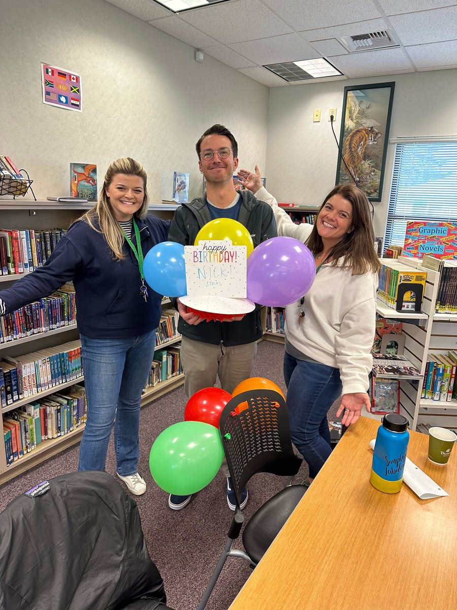 alueckUMS's tweet photo. Thanks TOSA @mrbarbaramath for presenting this morning and facilitating some great discussions! Also…HAPPY BIRTHDAY!🎈
 #teamUMS #UMStwitterBingoV5 https://t.co/2B2lV94087