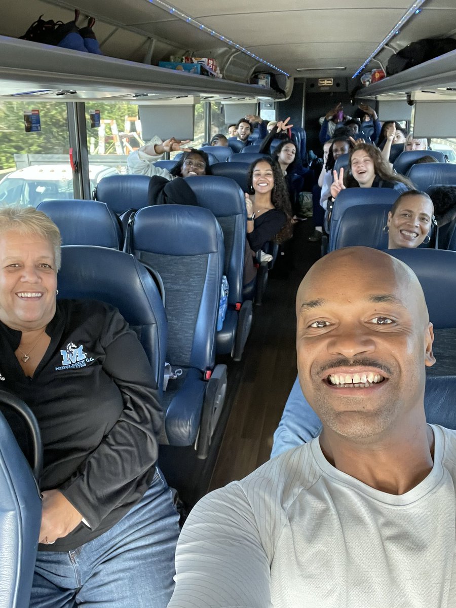 MCWBColts's tweet photo. Road trip #coltsbasketball https://t.co/L6Fpooww3g