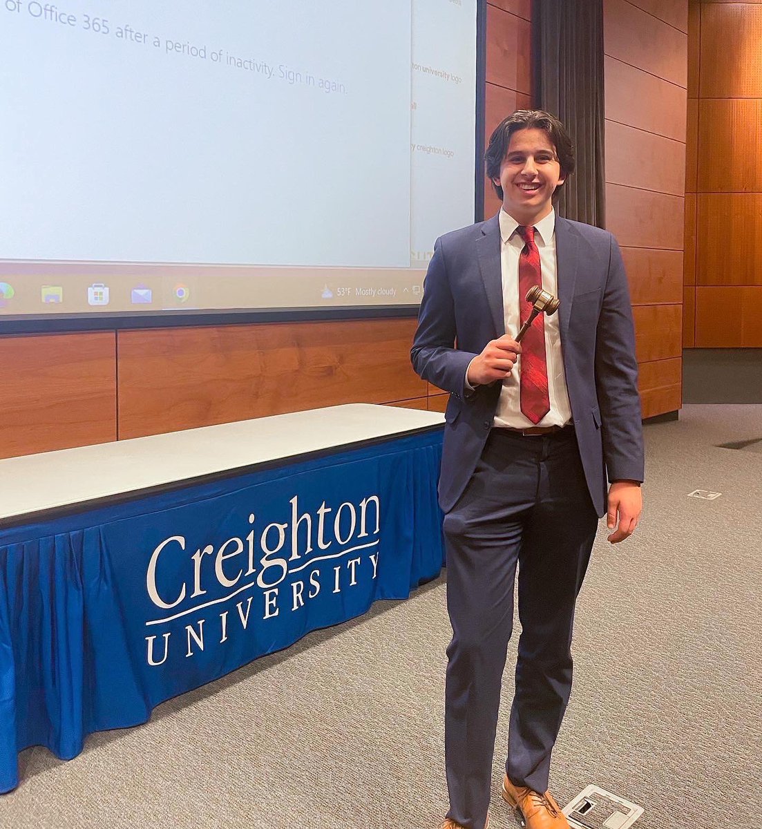 ⚖️ Creighton Tournament ⚖️

Team’s 1912, 1929 and 2006 Jayhawks did a phenomenal job at the Creighton Tournament this weekend! Team 2006 went 5-3, Team 1912 went 4-4 and team 1929 went 3-4-1

And a huge congratulations to Roger Garmon, for receiving an outstanding attorney award!