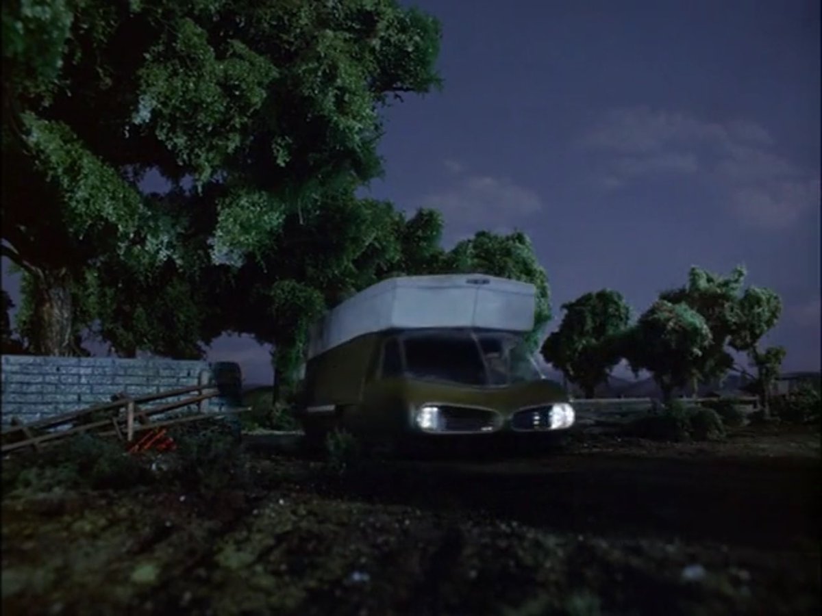 philzink's tweet photo. JOE 90 Hover vans. 
Kinda plane, kinda strange but definitely kinda cool. 
#joe90 #gerryanderson #hovervan https://t.co/INykLOlS7y