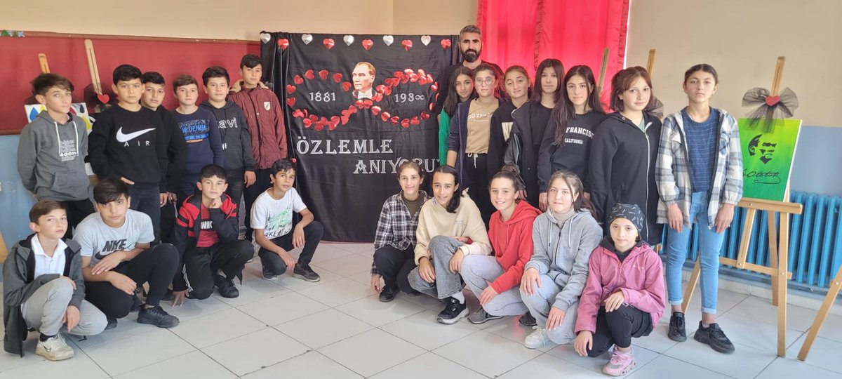 karkucakort's tweet photo. Karkucak İlkokulu ve Karkucak Ortaokulu öğrencileri ile velilerimiz sergimize yoğun ilgi gösterdi. Emeği geçen öğretmenlerimize ve öğrencilerimize teşekkür ediyoruz.  @vezirkoprumem @resulozata55 https://t.co/HSlqCmtjqP