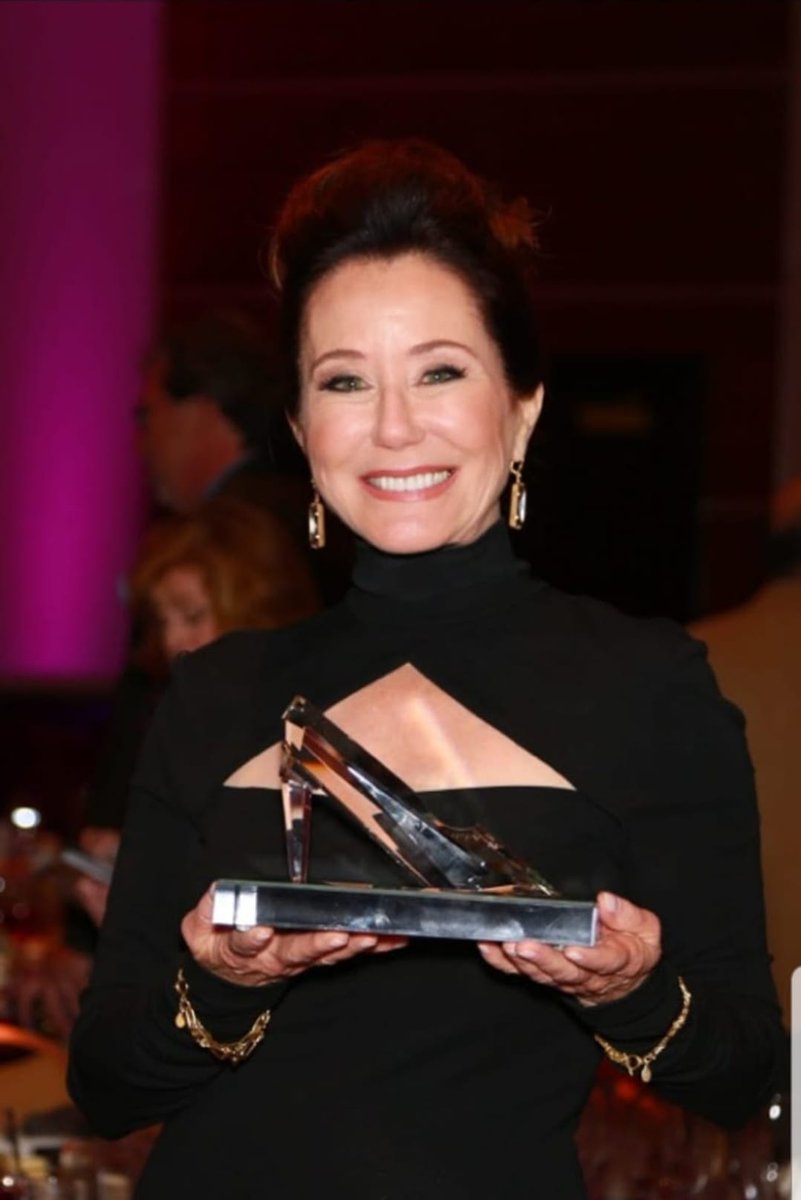 Nicole_Romi's tweet photo. A little #MaryMagic on #TBT ๐ซ
Just breathtaking! ๐
#MaryMcDonnell at the Broken Glass Awards in 2015 https://t.co/B7eBnnCvXU