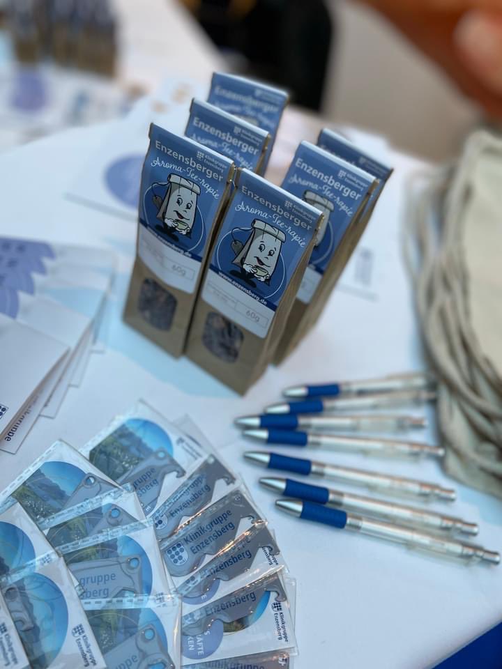 IRammoser's tweet photo. Heute und morgen findet in Kassel der #dvsg-Bundeskongress 2022 statt. Das Motto lautet: „Gesellschaftlicher Wandel in #Krisenzeiten - Herausforderungen für die gesundheitsbezogene Soziale Arbeit“. Die #Klinikgruppeenzensberg ist mit vor Ort ⬇️ https://t.co/hI621ckDsy
