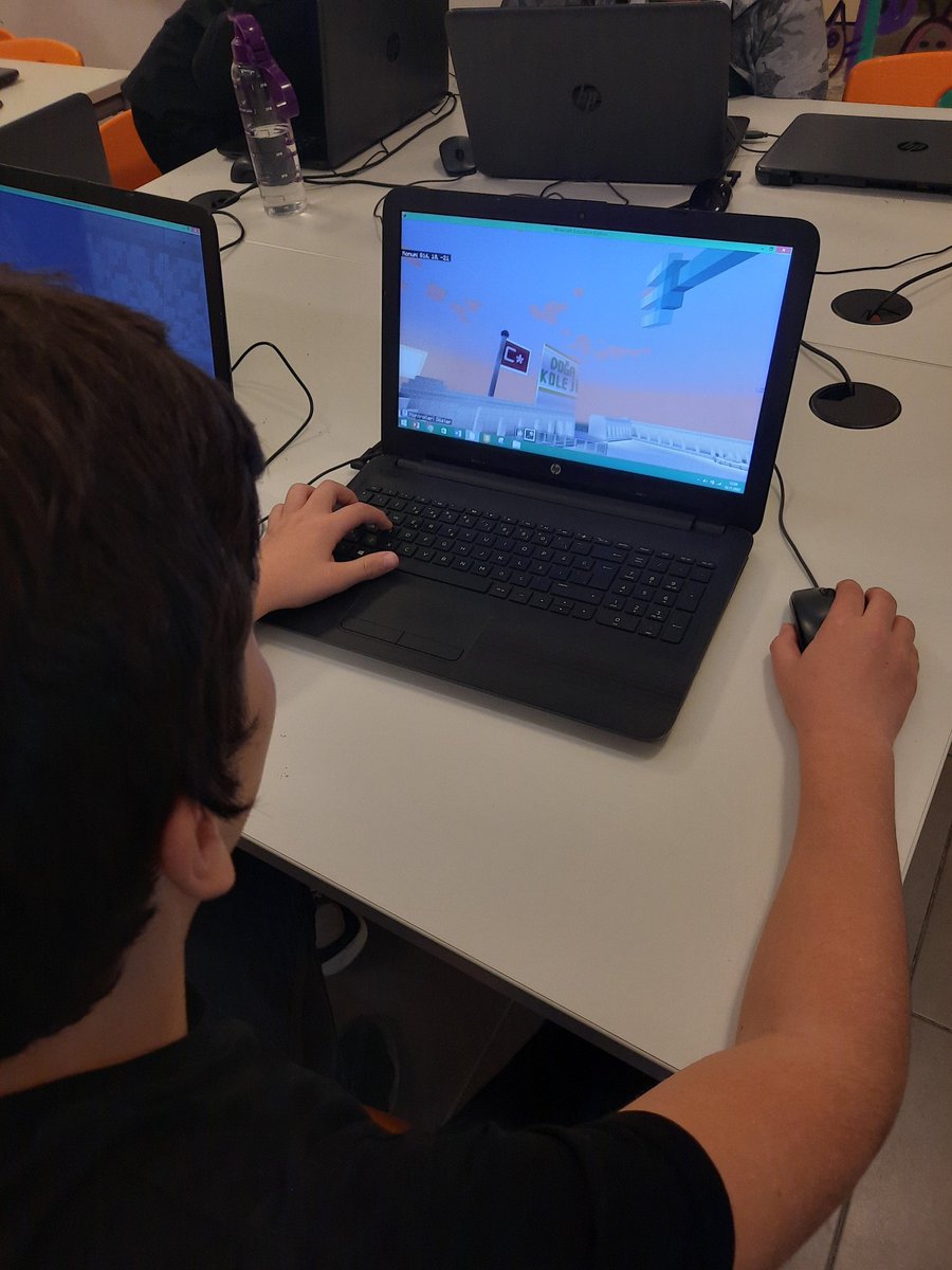 YurukBurakk's tweet photo. Minecraft projesi ile bölüm başkanlarım ve öğrencilerimizle Atamızı Anıtkabir'de ziyaret ettik. 
#DogaAnitkabirde @DogaOkullari @EnisEryaman @Azrafraarzu1 @cigdemmolla @balta1980 @Safakgedik1 @avciufukyilmaz https://t.co/zmak7qvhc5