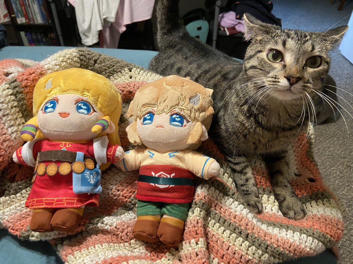 jupy314's tweet image. It costs $0 to retweet my small business 🥺❤️

Please consider getting some holiday shopping done with me! I have plushies, enamel pins, charms, stickers, and even more coming soon! Thank you so much!