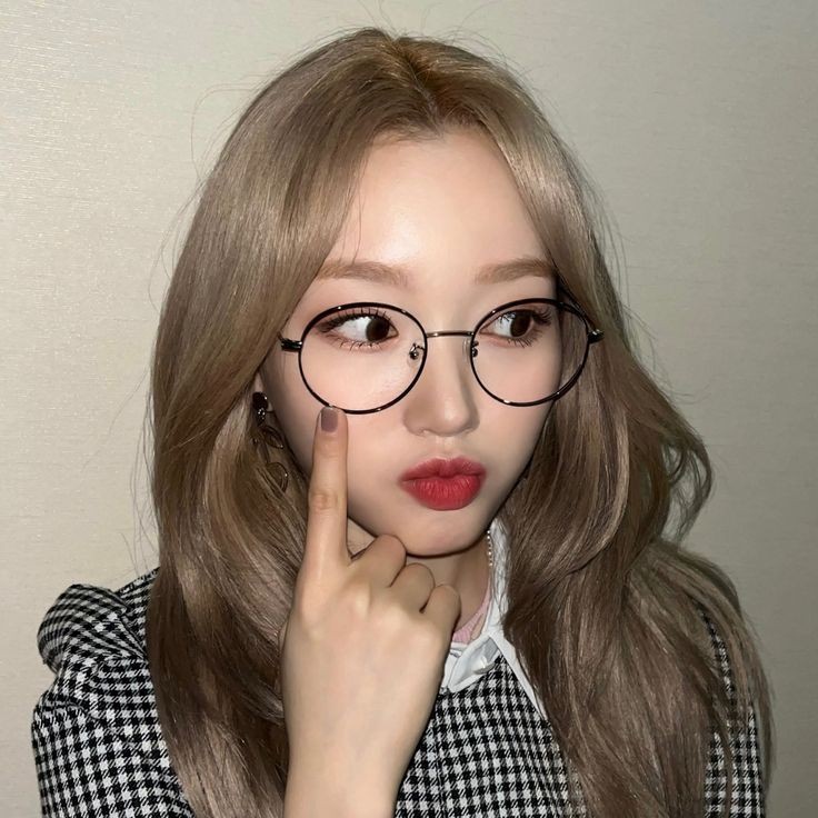 mingwonthinker's tweet photo. they're so cute with glasses 🍙 https://t.co/Miy8ns5fPP