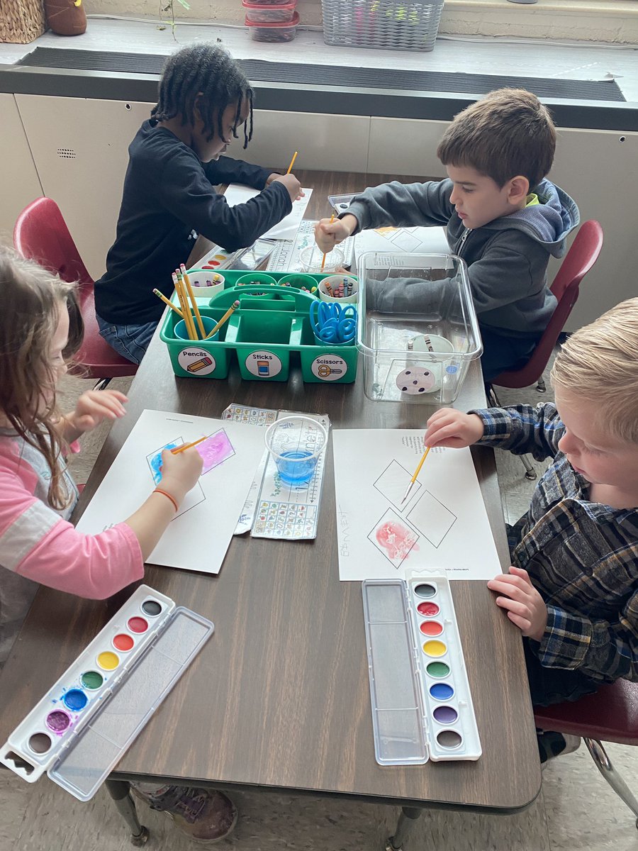 fiorekinders's tweet photo. Watercolors + shapes= engaged, happy learners! 💛 #NeedToSucceedCECS @Creeksidetweet https://t.co/plQl7C9sY7