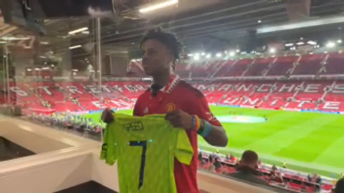 utdreport's tweet image. SEWEY

Old Trafford has a special guest this evening 📸