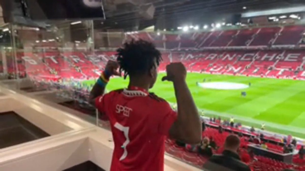 utdreport's tweet image. SEWEY

Old Trafford has a special guest this evening 📸