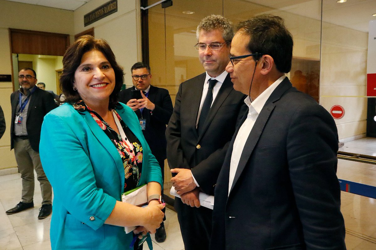 Agradezco profundamente el apoyo público de la ministra <a href="/AnaLyaUriarteR/">Ana Lya Uriarte</a> y de muchísima gente de centro izquierda, en la defensa de que la causa de los derechos humanos nos una como país. 

La verdad siempre termina triunfando.
