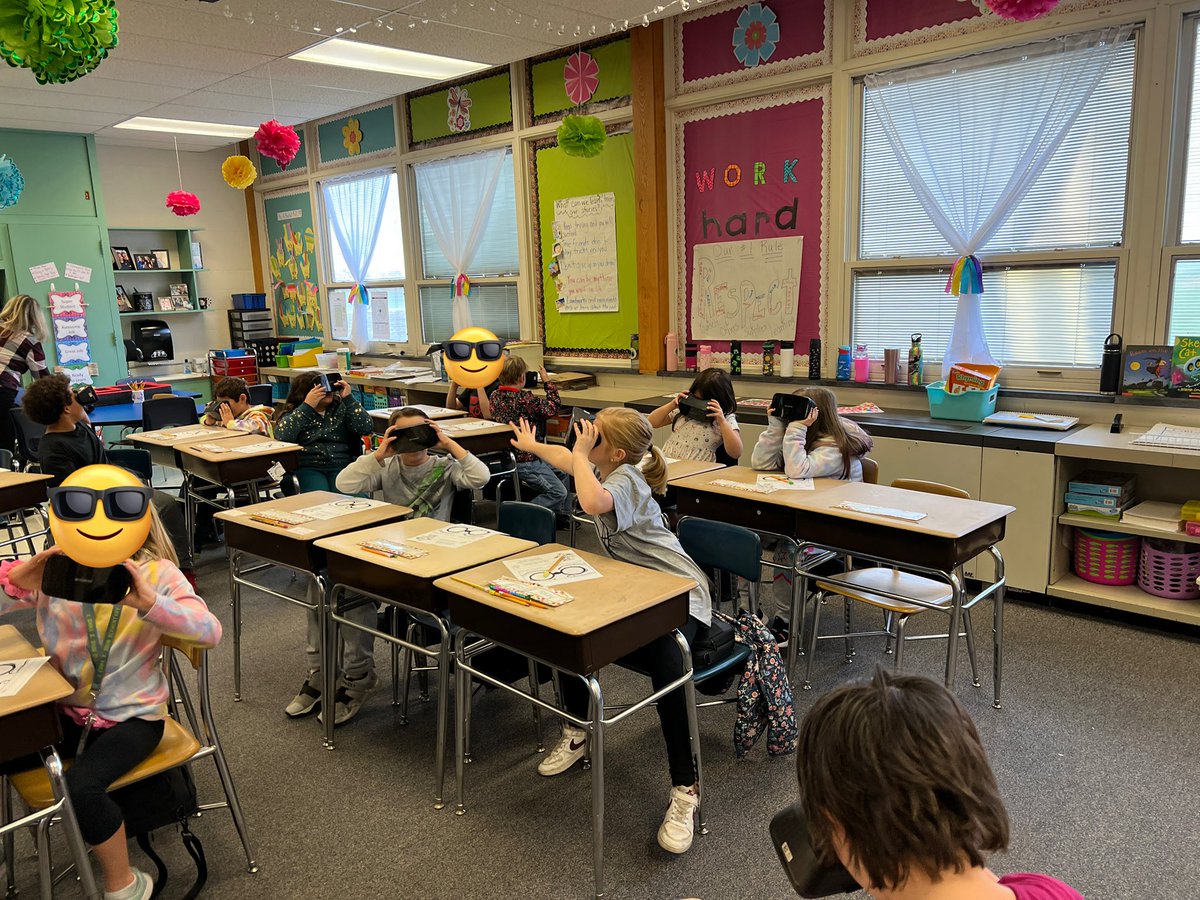 KMcCray85's tweet image. 🛑 by 3s @WASDPA_HV to see Ss exploring the country using @RobotLABInc #ExpeditionsV2 &amp;amp; creating See, Think, Wonders to further their learning! #StudentExplorers #ARVRinEDU #EdTech #OhThePlacesYouWillGo #DreamJob @wasdpa