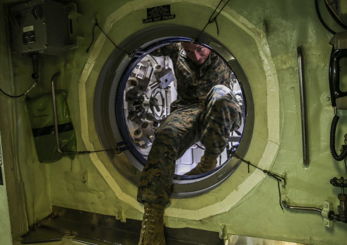 GrotonSubs's tweet image. #HappyBirthday @USMC from the #SubmarineCapitalOfTheWorld!