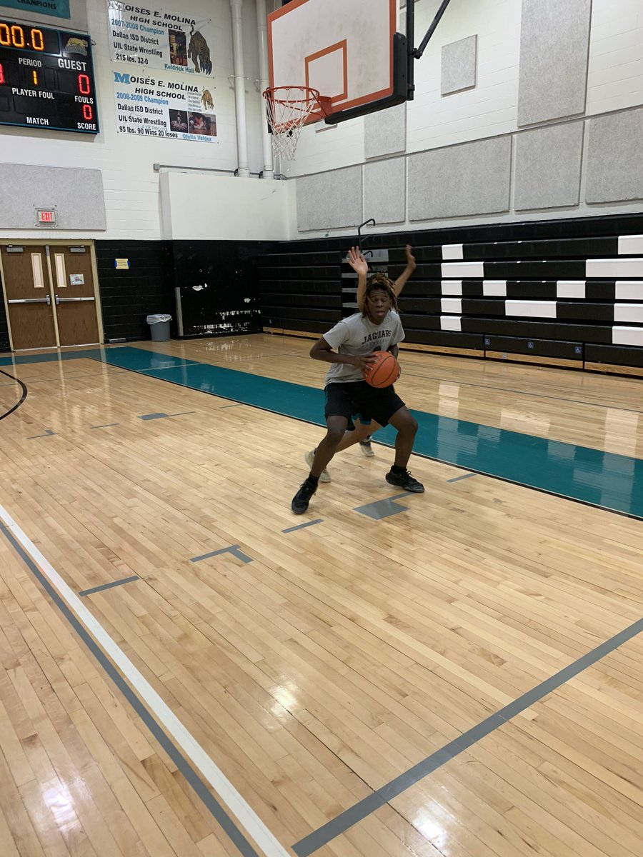 Molina Men’s Basketball tweet media