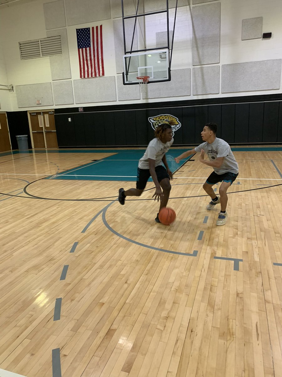 Molina Men’s Basketball tweet media