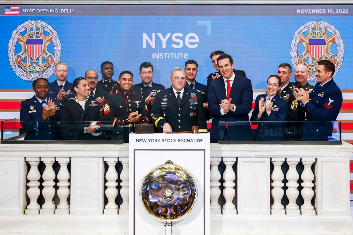NYSE's tweet photo. Welcome Gen. Mark A. Milley, Chairman of the Joint Chiefs of Staff, and members of the U.S. Armed Forces, as well as the veterans joining us for the Opening Bell. 🏛🇺🇸 #NYSEInstitute

@thejointstaff | @USNavy | @uscoastguard | @GoArmy | @USMC | @SpaceForceDoD | @usairforce https://t.co/fpltBAAoGS