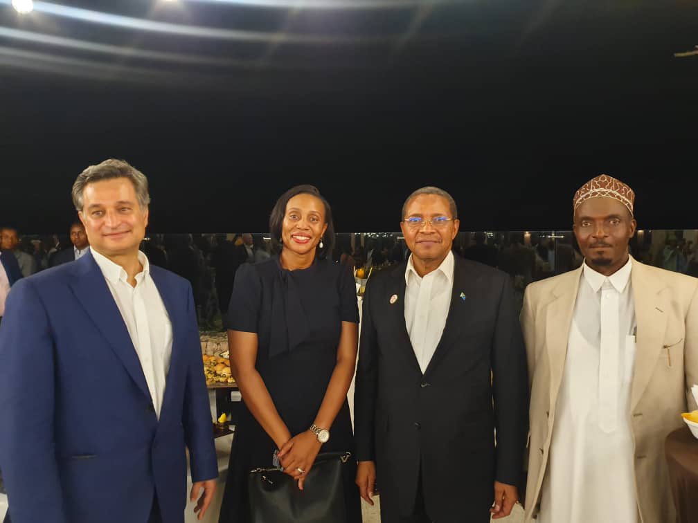 A very great moment in Zanzibar today during the launch of the 2022 report by the High-Level Commission on the Nairobi Summit on ICPD25 Follow-up.
 #NairobiCommitments #GlobalGoals 
Our ED @SuzanaMkanzabi @jmkikwete @ippf DG Dr. Alvaro Bermejo and UMATI Chairperson Swed Swed.