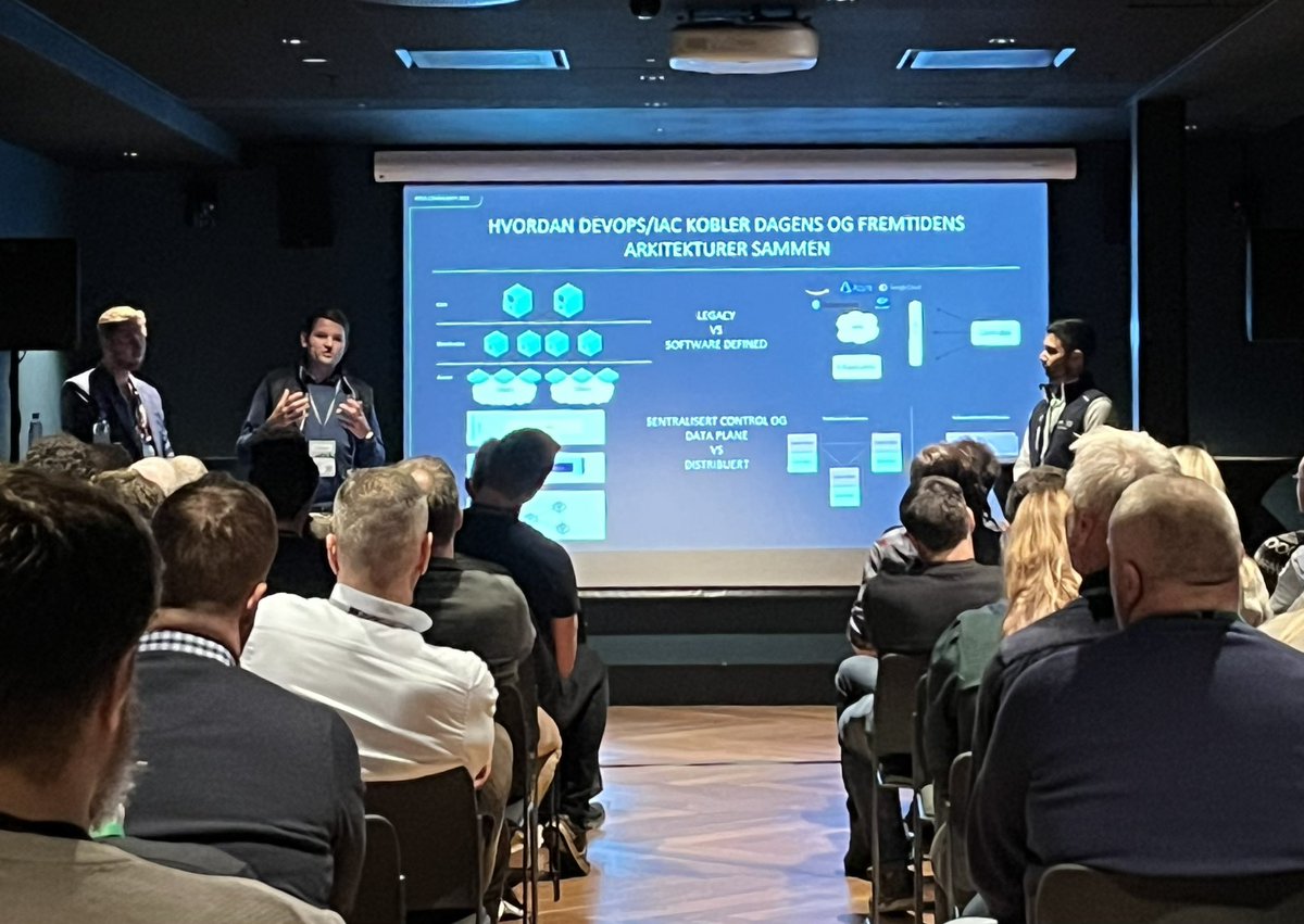 Fikk prøvd meg på scenen i Kristiansand. 😀 «Den moderne infrastrukturen - Hvordan blir den?» #ateacommunity #VMware