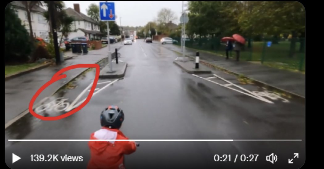 KevinGodlington's tweet photo. @JeremyVineOn5 There is a cycle lane. Ffs. Stop gaslighting Jeremy Whine. You’re better than this…. https://t.co/80WmWviBUs