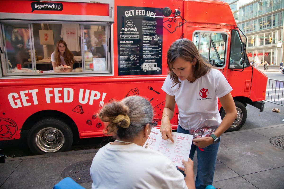 Kid Reporter Sasha Powell @KidsPress recently spoke with actress and @SavetheChildren artist ambassador Jennifer Garner, who helps the org provide nutrition and early education programs to children in rural America, where she grew up. Read Sasha’s story: bit.ly/3A0nRaN