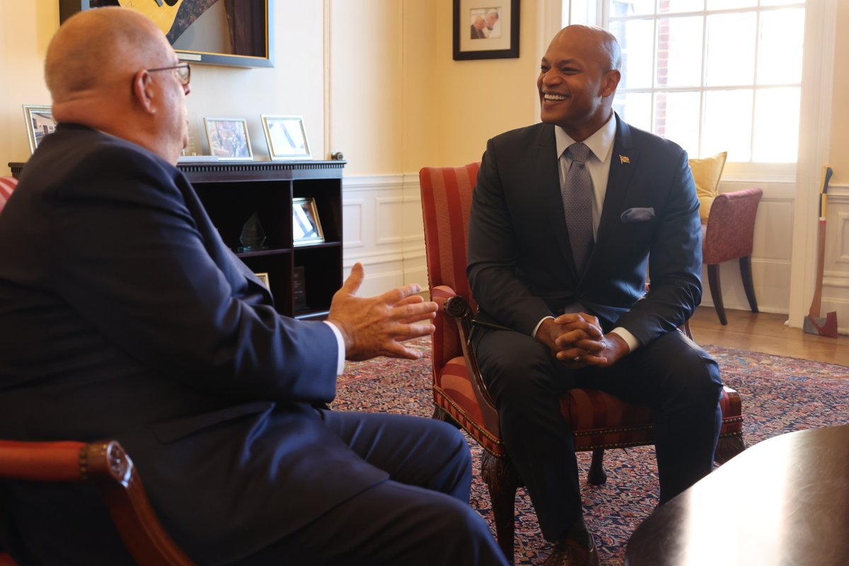 iamwesmoore's tweet photo. This morning I was grateful to meet with @GovLarryHogan to discuss our Transition. 

We’re proud to work with the Governor’s Office to facilitate a smooth and peaceful transition into our administration to begin serving the people of Maryland.

This is how our democracy works. https://t.co/9pLxpYmKcK
