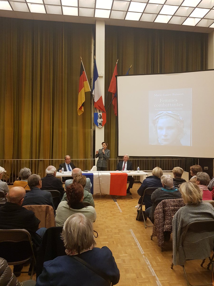SFBougival's tweet photo. Plus de 60 personnes à cette conférence merveilleuse. 
On va manquer de livres, c'est certain. A lire absolument. 
Pour d'autres conférences, adhérez au #SouvenirFrançais . https://t.co/FgD8Kq0gJ5