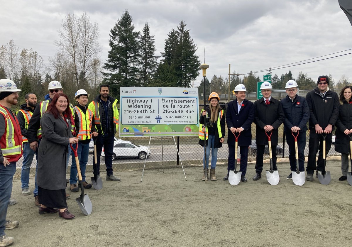 Rob_Fleming's tweet image. We're widening Hwy 1 from 216th to 264th in the Fraser Valley so people can spend less time in traffic and more time at home with their families. It was excellent to celebrate work starting today with the replacement of the Glover Road crossing.

@TranBC 

news.gov.bc.ca/27769
