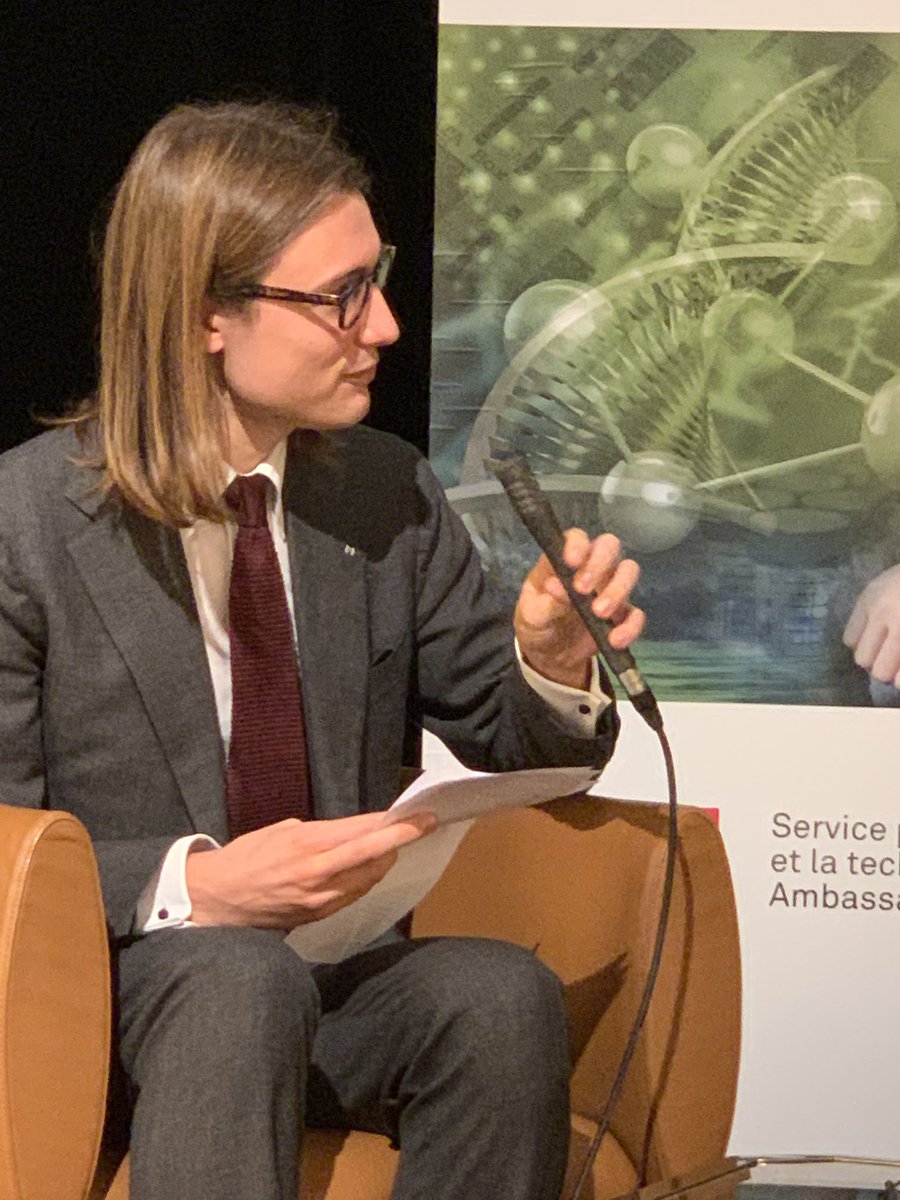 Célestin Perrin, Wissenschaftsreferent Gesundheits des wissenschaftlichen Büros unserer Botschaft, moderiert den heutigen Abend
wissenschaft-frankreich.de/deutsch-franzo…