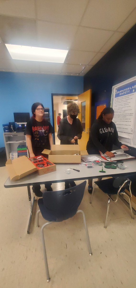 Girls building robots 🥰
<a href="/clay/">Clay</a>-chalkvillehighschool