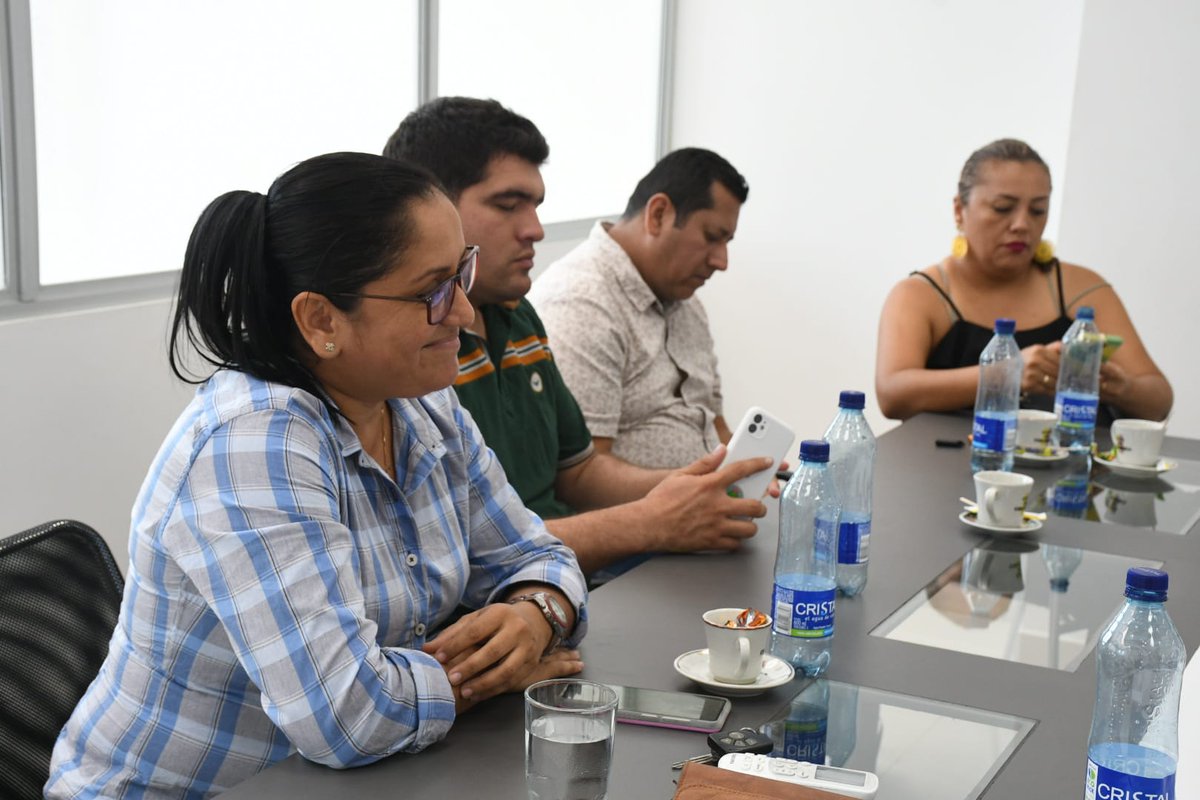 PZASAESP's tweet photo. ✍🏻📢Ante la Junta Directiva y mediante el Acuerdo N° 100.5.002 del 10 de noviembre de 2022, tomó posesión como nueva Gerente de PAZ DE ARIPORO S.A E.S.P la Ingeniera Ambiental y de Saneamiento Xiomara Santos Cotinchara♻️ #aPazDeAriporoSAESP #PorAmorANuestraTierra https://t.co/nhGM1fsoQx