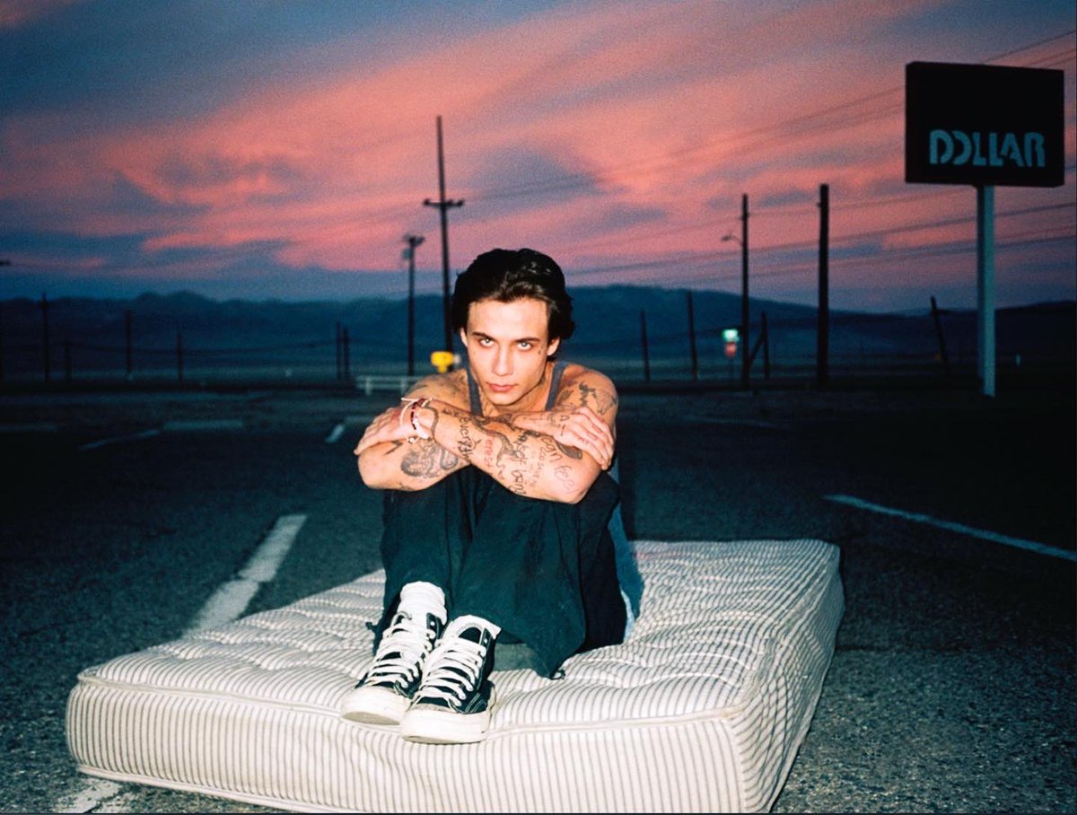 JadenHossler's tweet image. midnight local jxdn.lnk.to/sober