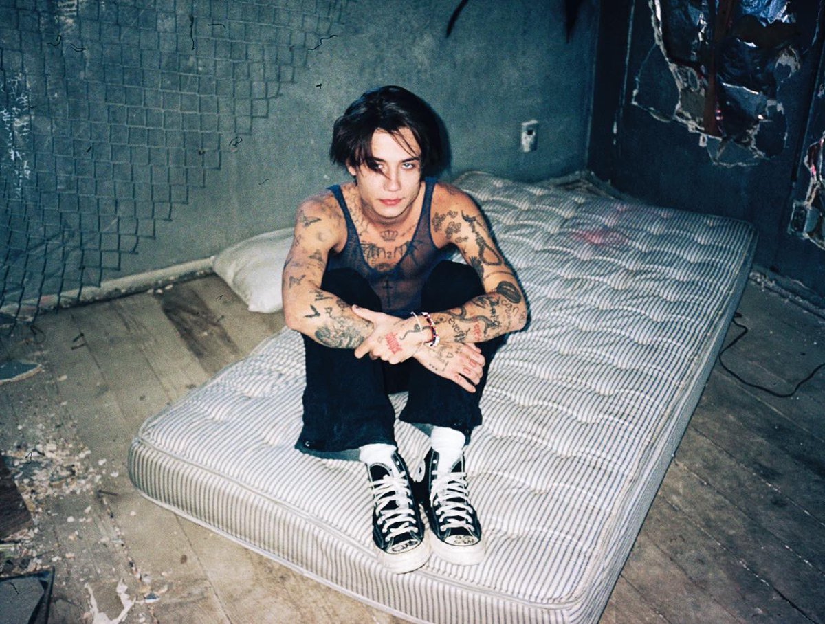JadenHossler's tweet image. midnight local jxdn.lnk.to/sober