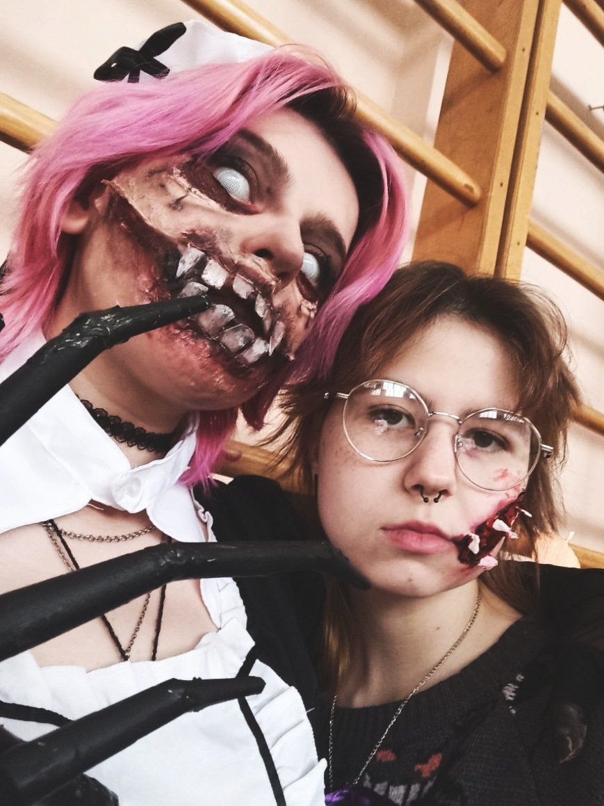 DeadAnded's tweet photo. Захотелось поделиться несколькими фото с хэллоуина, что был в моём институте. Безумно люблю свой образ 😍
#halloween https://t.co/SjnYzQcTWk