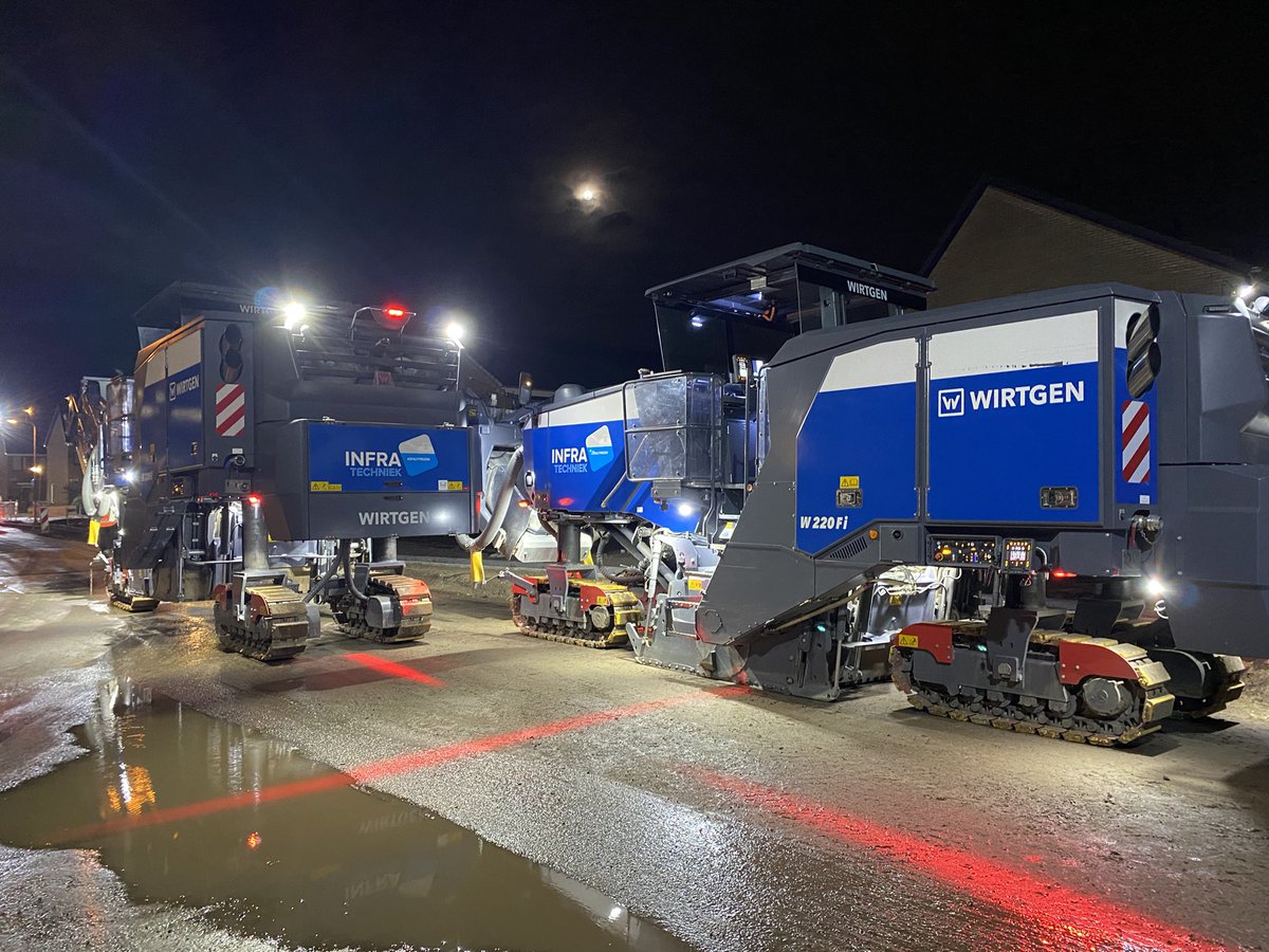 Gooseed72's tweet photo. Werkvakafzettingen en omleidingen geplaatst. Werkzaamheden #Ouddiemerlaan gestart. #asfaltfrezen #afsluiting #Diemen https://t.co/aSmgrulrlI