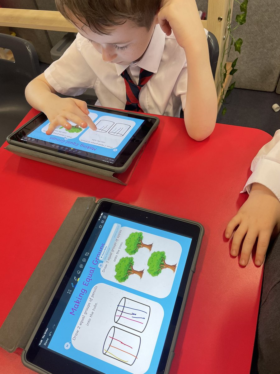 Miss_McIntosh0's tweet photo. Today in Primary 2 we learned how to sign into Showbie to complete some online tasks 🤗! We can’t wait to use this in our learning rotations to show off our super learning ⭐️ @CarmylePS https://t.co/ue0YeD9hKA