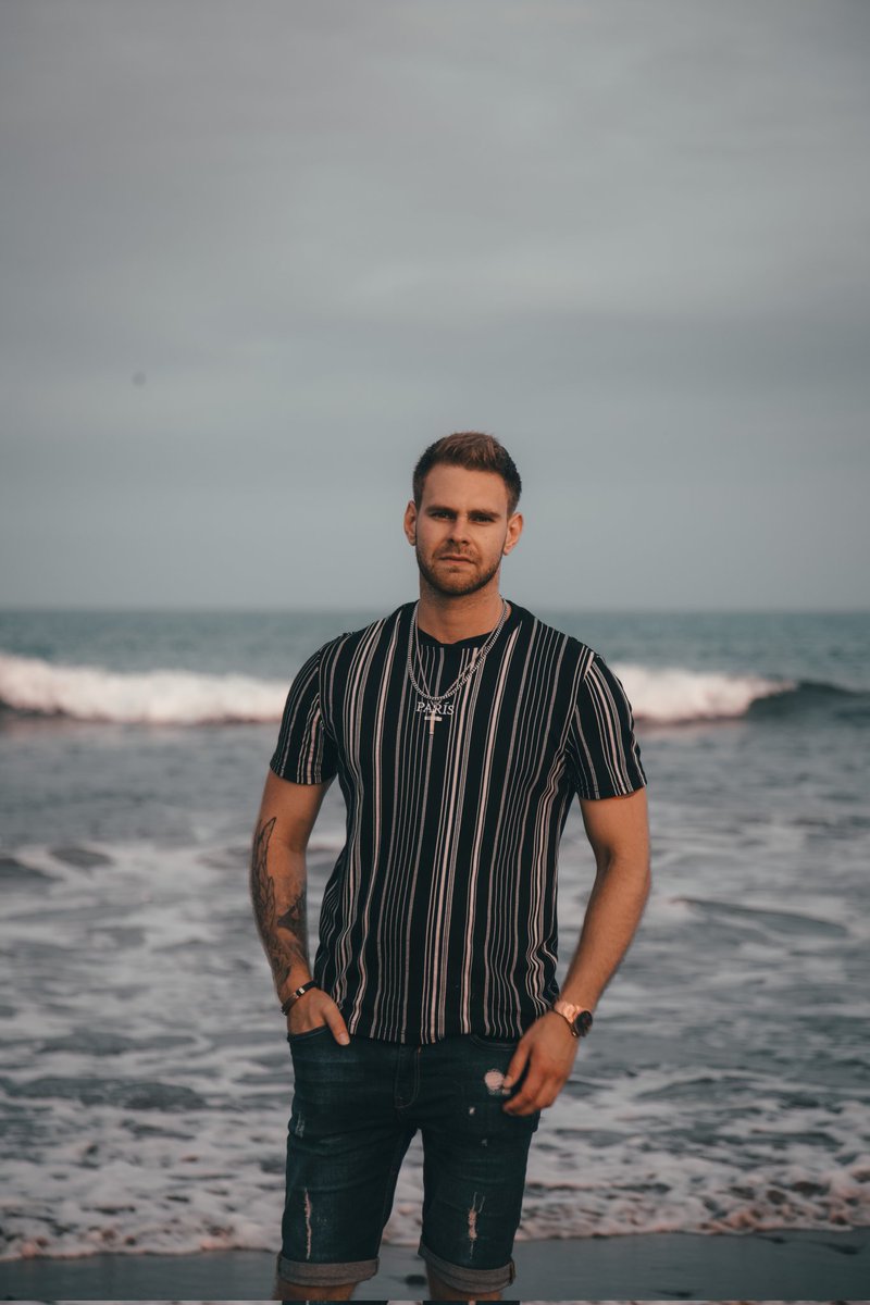 DanielScany's tweet photo. New music video coming out this Saturday! Premiered on YouTube at: 5pm GMT = 12pm EST
Don't miss out it's gonna be 🔥🥵
#musicvideo #ArtistOnTwitter #holidayvibes https://t.co/wpuhLJ03k2