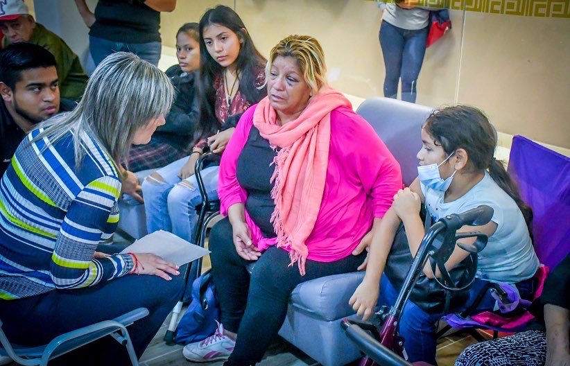 normaltrevino's tweet photo. Nos encontramos atendiendo audiencias ciudadanas, escuchando directamente a los nigropetenses para después,  junto al equipo de trabajo,  buscar soluciones conjuntas para eficientizar los resultados. ✔️
  
#VamosJuntos #MejorandoPiedrasNegras #coNTodo #somostodos https://t.co/Dl4AzuF0su