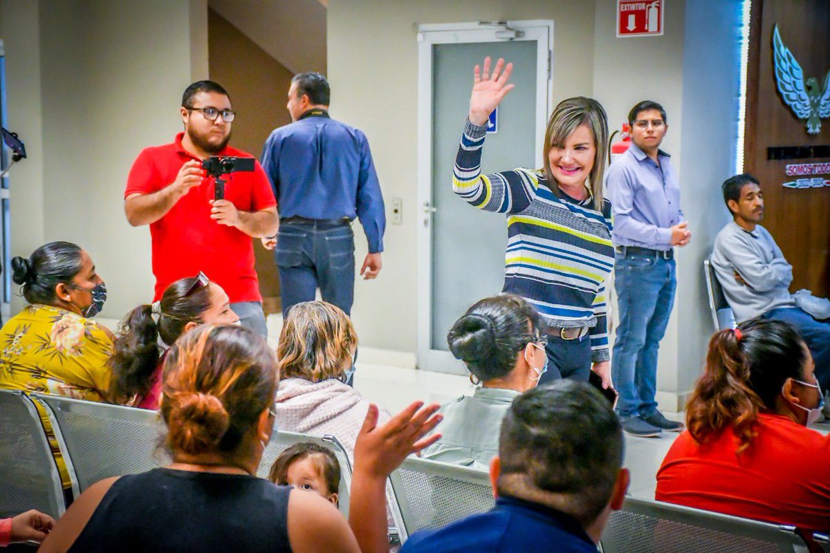 normaltrevino's tweet photo. Nos encontramos atendiendo audiencias ciudadanas, escuchando directamente a los nigropetenses para después,  junto al equipo de trabajo,  buscar soluciones conjuntas para eficientizar los resultados. ✔️
  
#VamosJuntos #MejorandoPiedrasNegras #coNTodo #somostodos https://t.co/Dl4AzuF0su