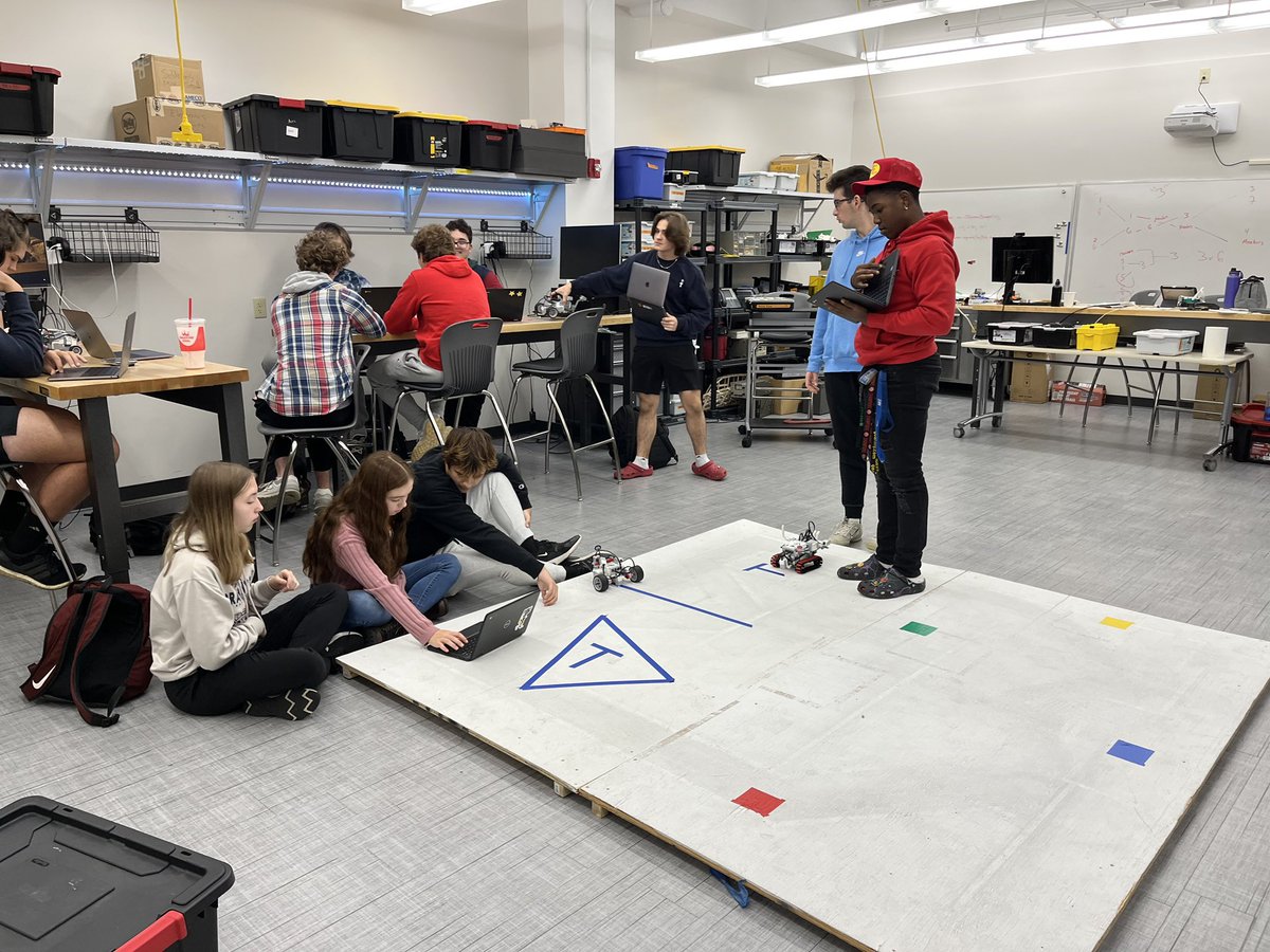 Chad Ellis (@mrellisphysics) on Twitter photo ENG Academy Ss had a great time showing <a href="/gmsDCSD/">Grizzell Middle School</a> Ss what the program is like engaging in <a href="/LEGO_Education/">LEGO Education</a> robots.
#BetterTogetherDCS ENG Academy Ss had a great time showing <a href="/gmsDCSD/">Grizzell Middle School</a> Ss what the program is like engaging in <a href="/LEGO_Education/">LEGO Education</a> robots.
#BetterTogetherDCS
