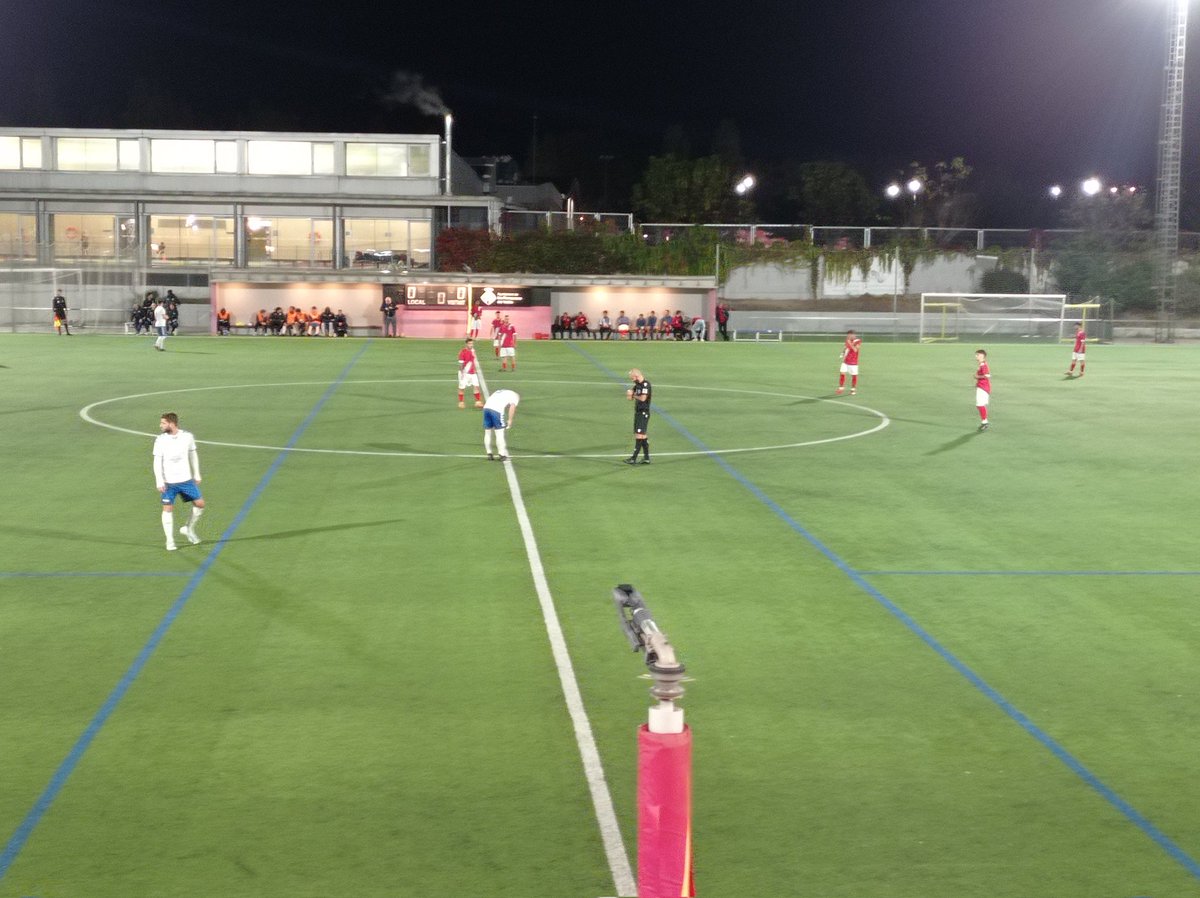 Bon vespre #futbolcat desde el Municipal de Corró d'Avall partit de #2cat2A corresponent a la Jornada 5 el <a href="/CFLesFranqueses/">CF Les Franqueses</a> rep la visita del <a href="/CFLloreda/">C.F. Lloreda</a> #treballitreball #seguimfentcami