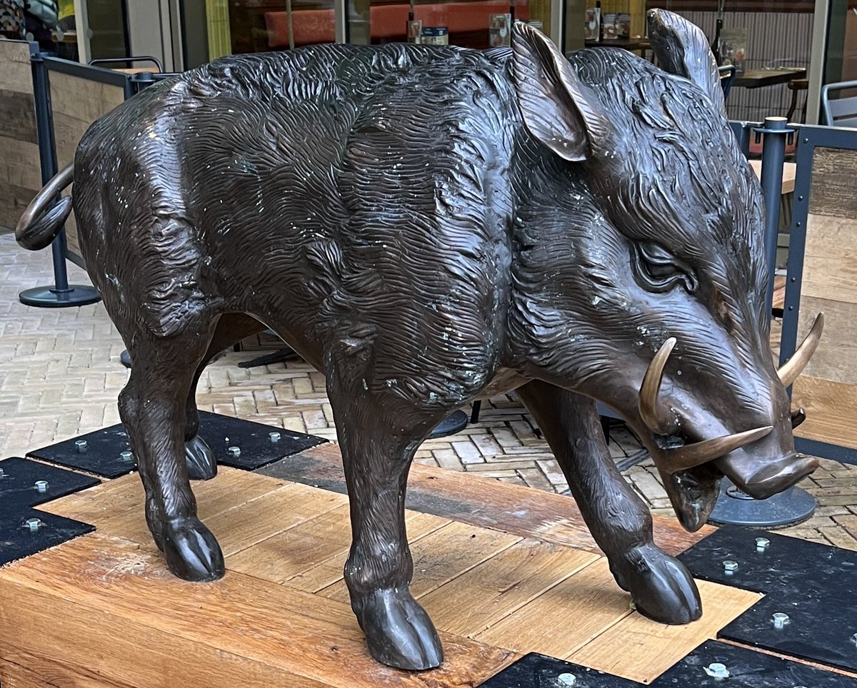 VladimirBobic's tweet image. Nice touch and connection with Roman past.