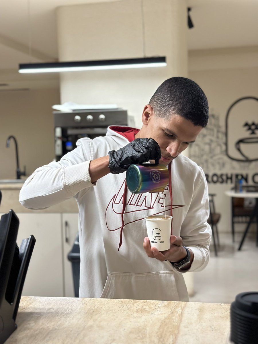 waleed_qarni_92's tweet photo. كوفي ROSHEN ☕️🤍

@roshencoffee 

الموقع/ طريق الإمام سعود بن عبدالعزيز بن محمد في مدينة #الرياض 

حي المروج

يوجد جلسات داخلية

الطلبات /

آسبريسو - فلات وايت - كوكيز زعتر ☕️🍪

#تغطيات_وليد_القرني
#السعودية
#كوفيهات_الرياض
#مطاعم_الرياض https://t.co/OSdoGKuUuC