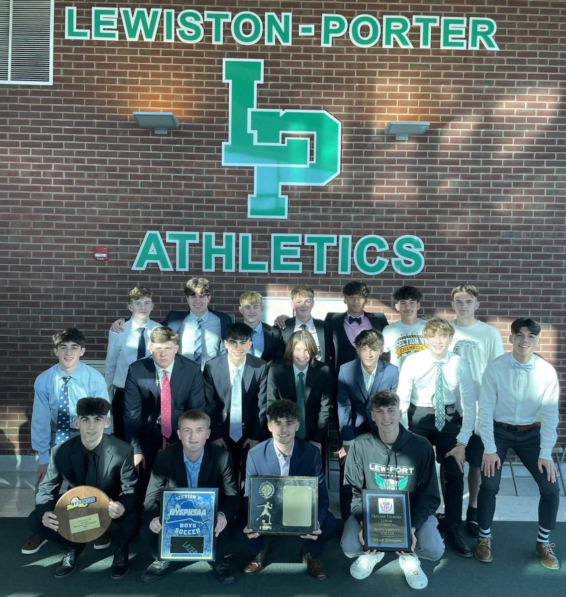 LewPortLancers's tweet photo. ⚔️⚽️Business Trip in Middletown for the Boys Soccer Team this weekend!! Go get it Green!!! @LP_GreenMachine @LewPortCSD @LewPortHS https://t.co/H3C3suna1i