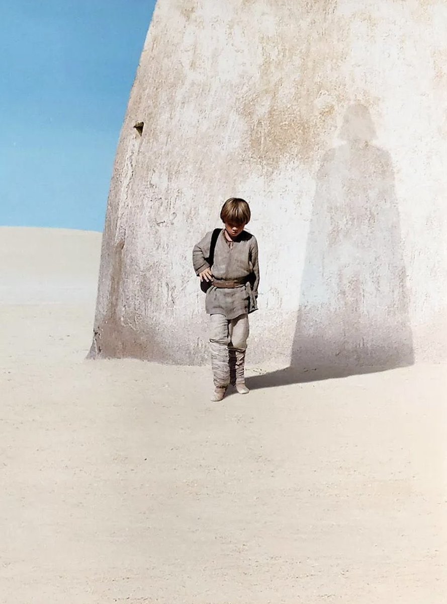 ProjBigScreen's tweet photo. This teaser poster for STAR WARS: THE PHANTOM MENACE released this day, 24 years ago

ICONIC https://t.co/6p5elhHeXF